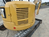 caterpillar-rky02736