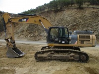 caterpillar-hhk00243