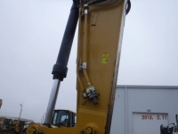 caterpillar-rkb01764