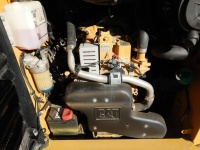 caterpillar-taw05645