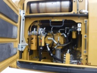 caterpillar-rkb01764