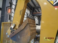 caterpillar-skr04874